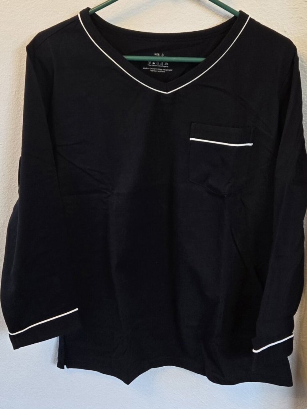 Women’s Black Cotton Sleep Shirt Size Small Oversized Pocket V-Neck Long Sleeve